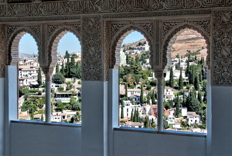 Arabic Touch Crafted in Alhambra By Denis Doukhan via Pixabay